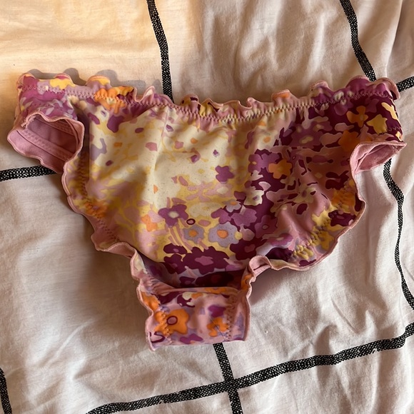 Floral purple girls bikini bottoms - Picture 2 of 3